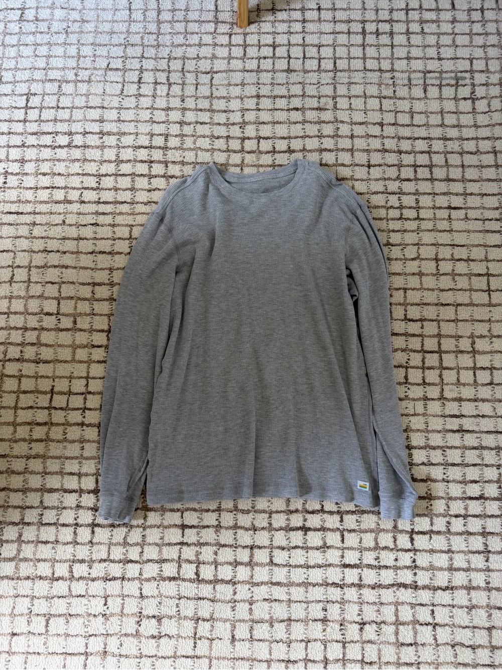 Great condition Vuori Men’s Waffle Knit LS shirt